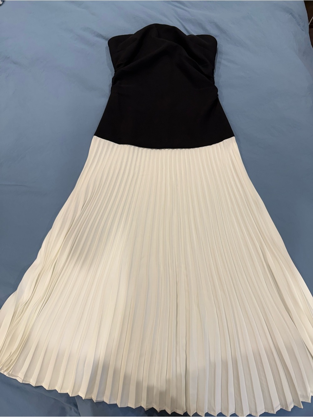 Commense Black and White Strapless Pleated Midi Dress